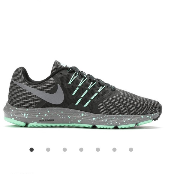 le scarpe nike run swift se in nuova poshmark femminili le scarpe nike run swift se in nuova poshmark femminili